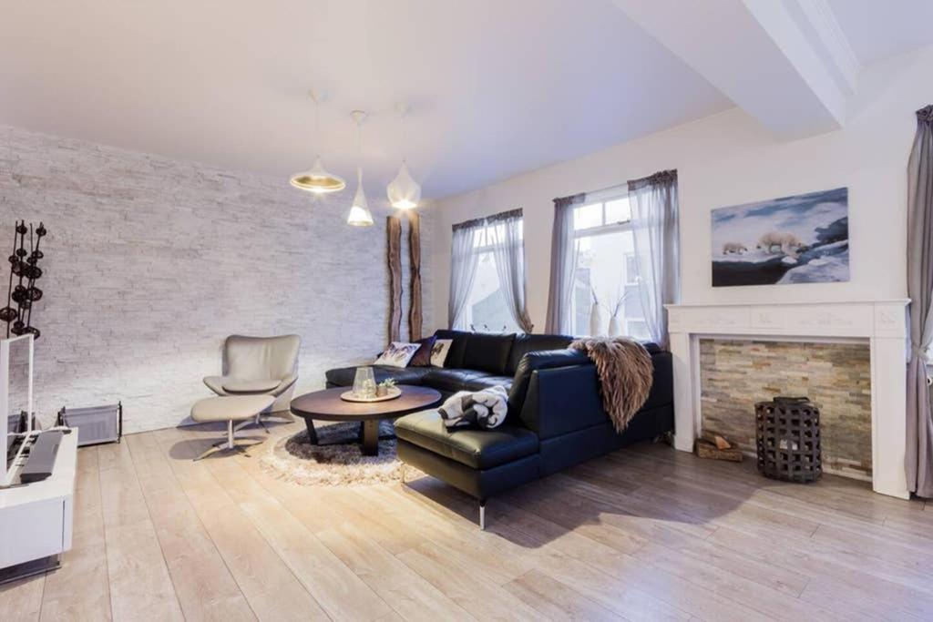 Superb Central Location, No Car Needed - Spacious Akureyri Eksteriør bilde