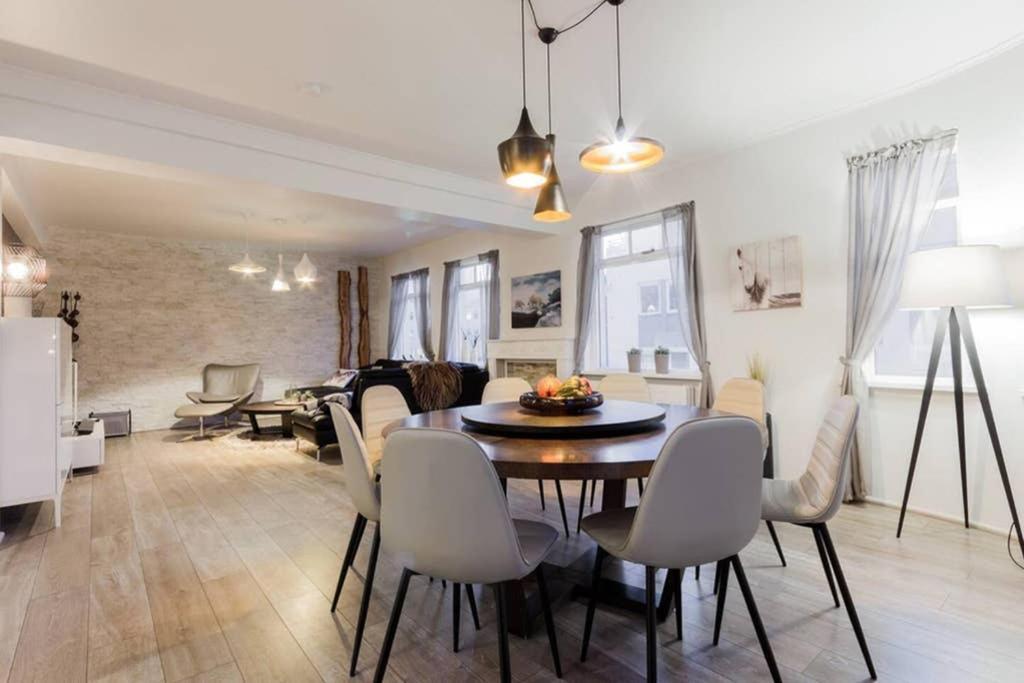 Superb Central Location, No Car Needed - Spacious Akureyri Eksteriør bilde