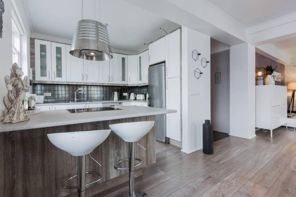 Superb Central Location, No Car Needed - Spacious Akureyri Eksteriør bilde