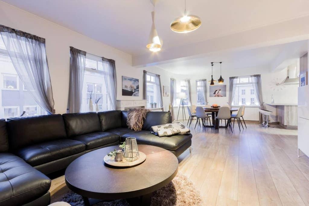 Superb Central Location, No Car Needed - Spacious Akureyri Eksteriør bilde