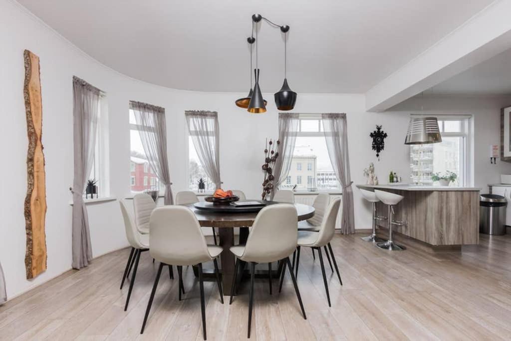 Superb Central Location, No Car Needed - Spacious Akureyri Eksteriør bilde