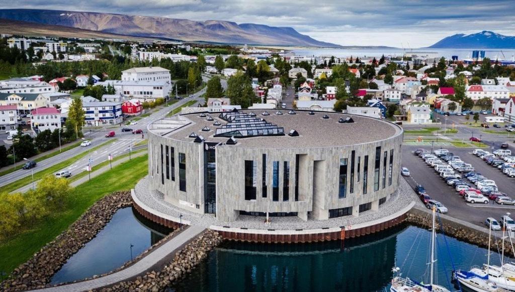 Superb Central Location, No Car Needed - Spacious Akureyri Eksteriør bilde